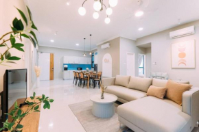 NEW! French Style 3BR 8pax Mytown Sunway Velocity